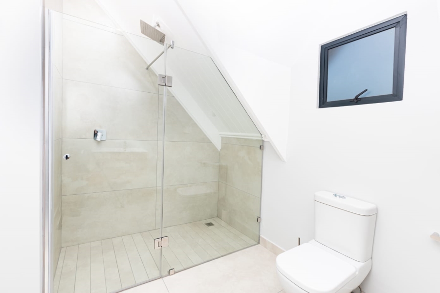 To Let 3 Bedroom Property for Rent in Outeniquasbosch Western Cape